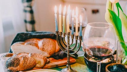 热刺主场大胜阿森纳，重返前四位置